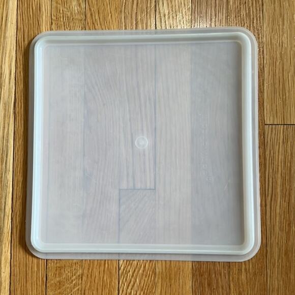 Vintage Tupperware Snack-Store 514-19 Storage Container 9x9 - Picture 2 of 7